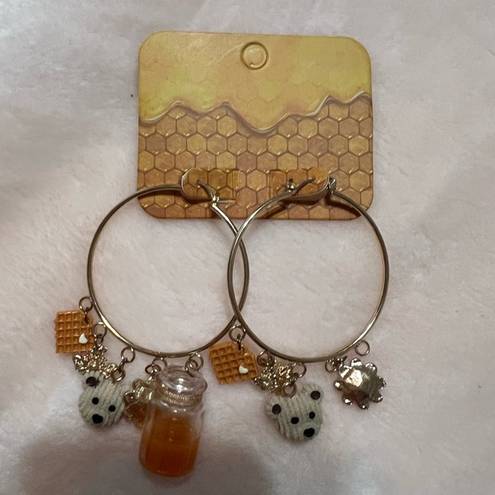 Hot Topic NWT  Honey Bear Waffle Flower gold Hoop Earrings