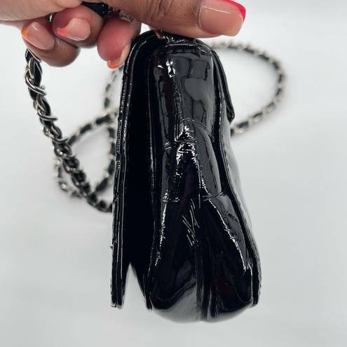 Big Buddha  Women’s Black Patent Leather Link Chain Strap Small Crossbody Bag