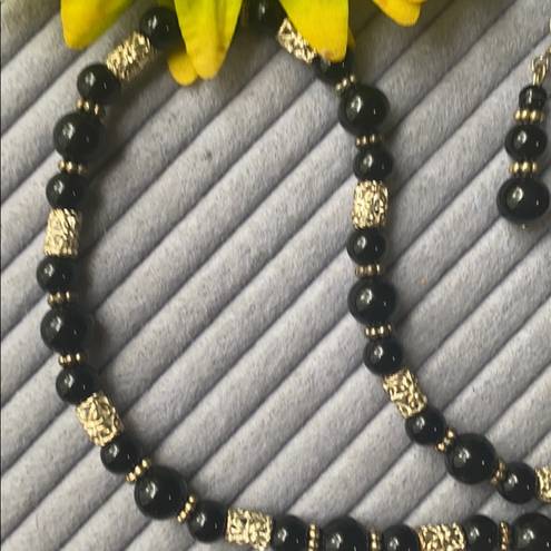 Onyx Vintage | Black  beaded necklace with matching earrings - like new!