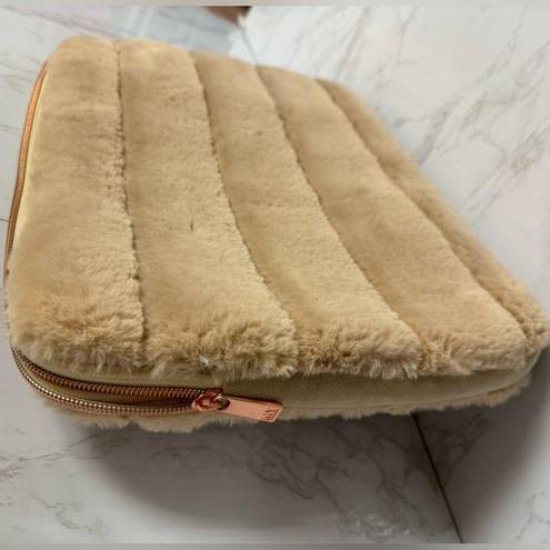 MyTagalong’s Pink Faux Fur Laptop Sleeve