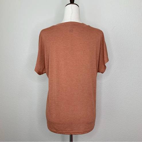 The Comfy Emery Rose Women’s Size Medium V-neck Batwing Short Sleeves Tee