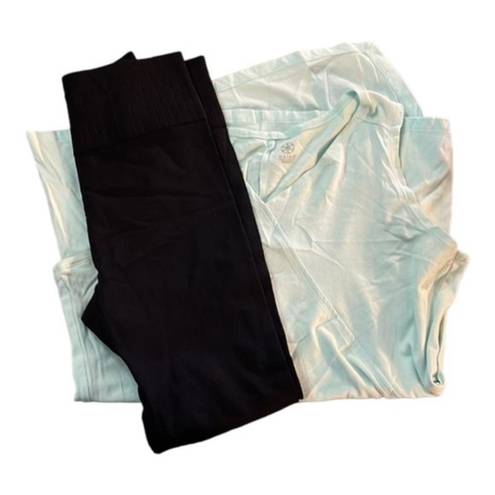 Gaiam  SEAFOAM Shirt Sleeveless & Seamless Black Leggings Size Med EUC #2645