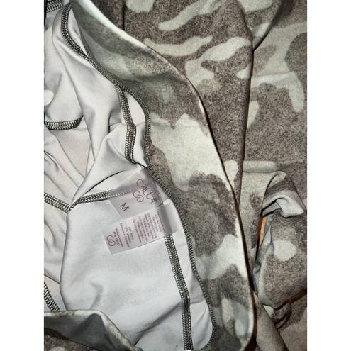 Calia by Carrie  Underwood Camo Joggers Size Medium