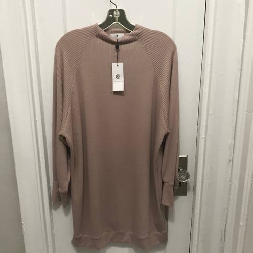 Socialite NWT  Mocha pleated Shift Dress