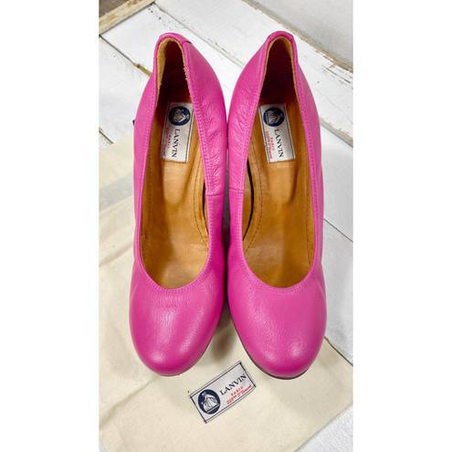 Lanvin Paris Lanvin Pink Leather Round-Toe Wedges