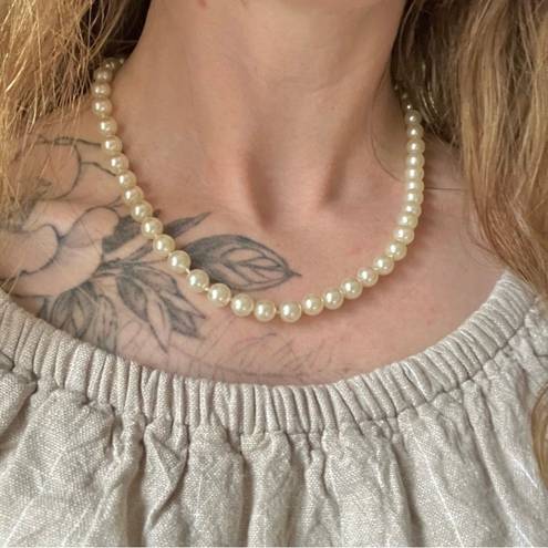 American Vintage Vintage “Devereaux” Ivory Pearl Necklace 18.5” Hand Knotted Classic Elegant