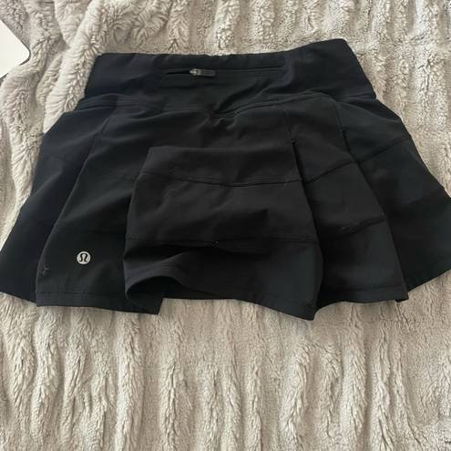 Lululemon Black Pace Rival  skirt. size 0, 12 inch inseam.