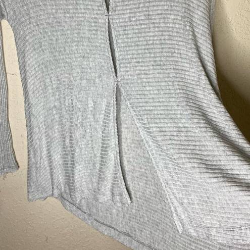 We The Free gray long sleeve with slits on the back ( XS )