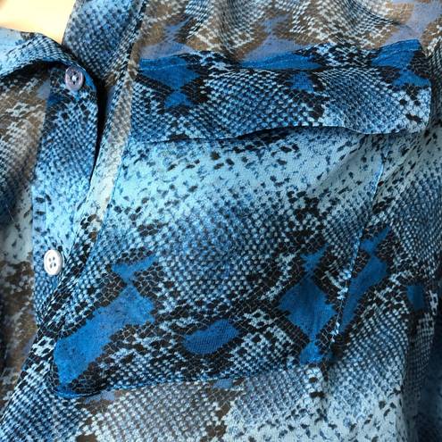 Equipment  Femme blue snake print 100% silk button down blouse size S