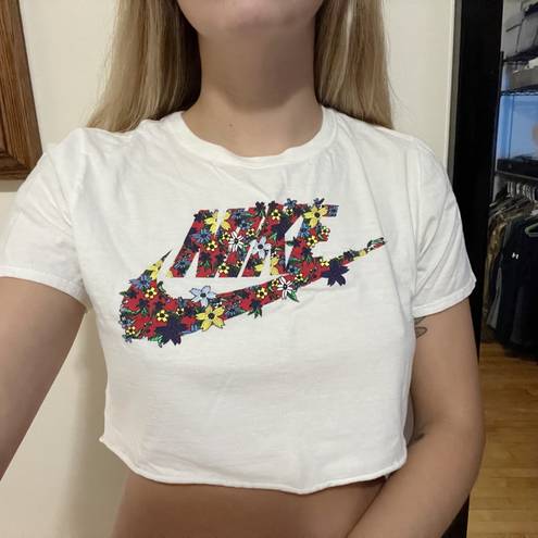 Nike Floral Cropped Tee