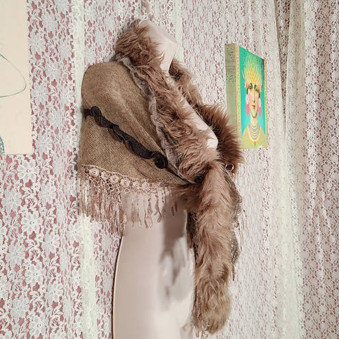 Jeanne Simmons NWT  faux fur fringe shawl 