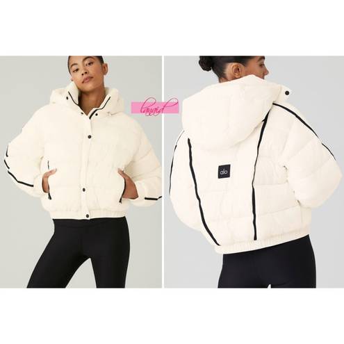 Alo Yoga Alo Aspen Love Puffer Jacket Ivory Warm Winter Snow Cold-Weather Edgy Puffy Coat