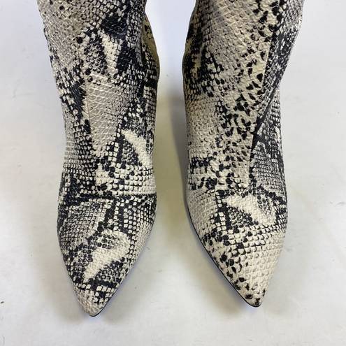 Qupid  The Dasha Snake Print Boot size 6.5 A22