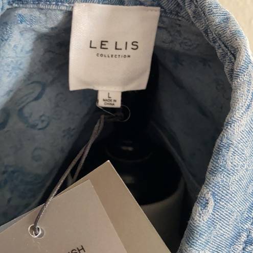 Le lis NWT Les Lis Collection Embossed Paisley Denim Trucker Jacket | Blue | Large