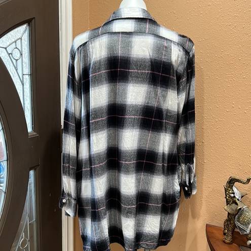 DKNY  plaid button up shirt