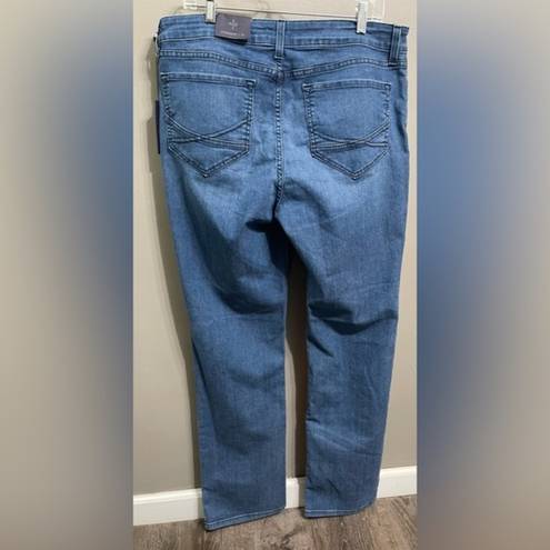 NYDJ  NWT Women’s Marilyn Straight Jeans. Size 16‎