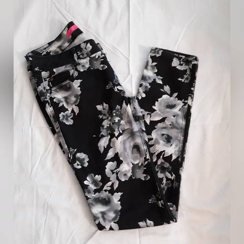 Tinseltown  Denim Couture black/gray floral jeans