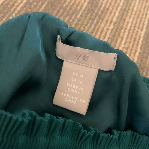 H&M NWOT Green Pleat  Skirt