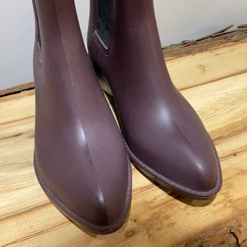 Charlotte Russe  burgundy Chelsea rain boots A24