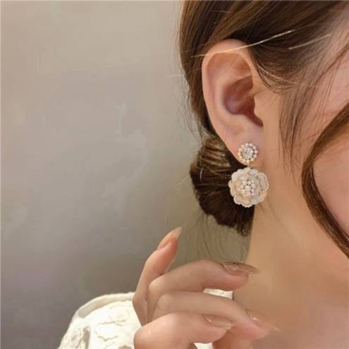 Elegant Flower Dangle Drop Earrings for Women Gold