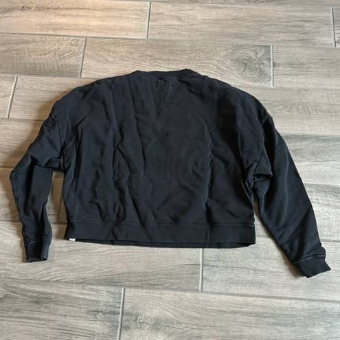 Tkees  black pullover sweatshirt