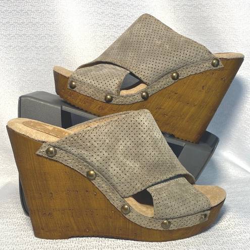 sbicca  khaki Suede Leather Stud Platform Sandals women size 8 M