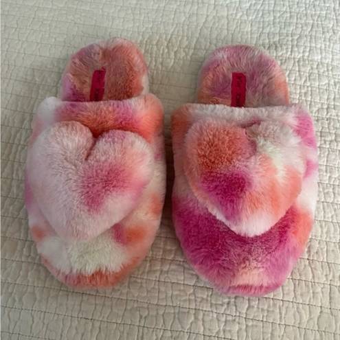 Betsey Johnson BETSY JOHNSON Fuzzy Pink‎ White Heart Slippers Size Extra Large 11-12