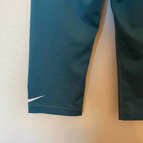 Nike  PRO Teal Capri Soul Cycle Skull Crop Legging Training Pants Size Medium