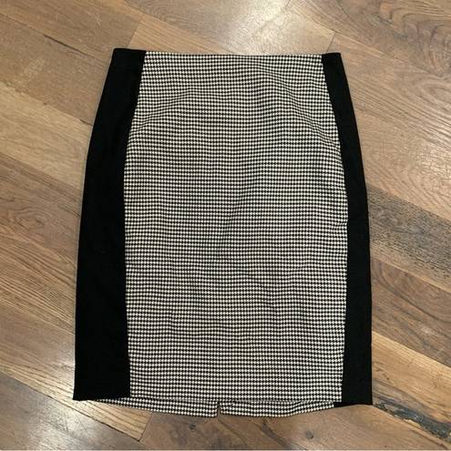 White House | Black Market  Houndstooth Pencil Skirt Size 4