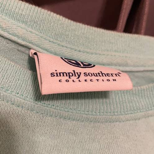 Simply Southern  t-shirt Size Medium