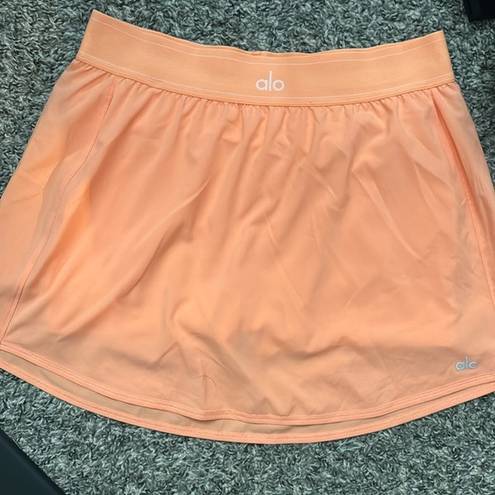 Alo Yoga Alo skort cantaloupe color size large