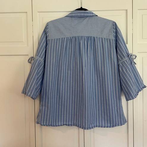 Style & Co SALE  blue striped button front top size small