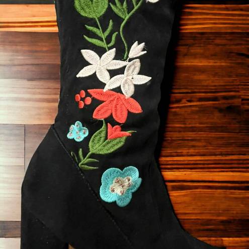 Qupid  Miss 10 Embroidered Floral Thigh High Boots Black Faux Suede Size 5.5‎