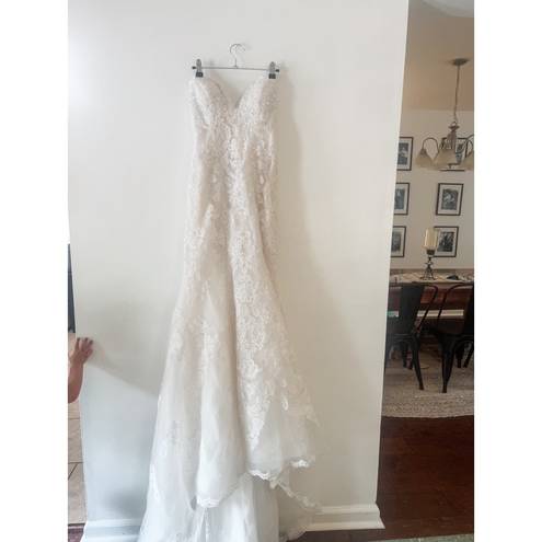 Oleg Cassini Wedding Dress Pure White sweetheart mermaid lace Sheath size 2