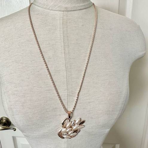 Betsey Johnson  swan pendant necklace