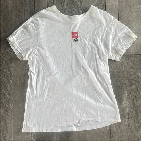 The North Face Size XL White Athletic T-Shirt