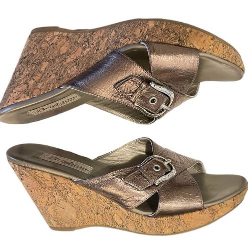 Brighton  Metallic Buckle Women’s Wedge Sandal Size 8 Open Toe Comfy Slip On cork