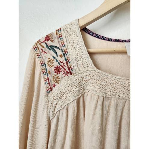 Knox Rose L neutral embroidered sleeve flowy blouse