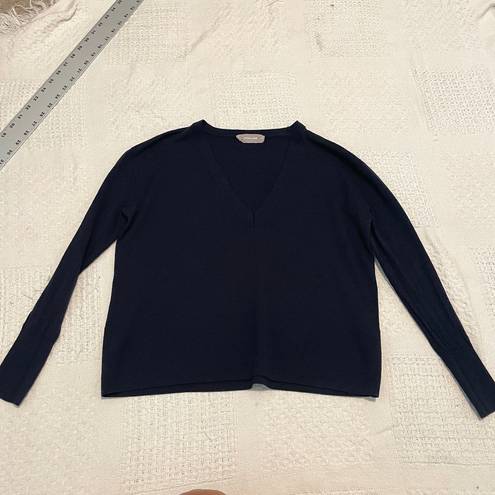 Everlane  wool navy blue V-Neck pullover lightweight sweater  SP 6002