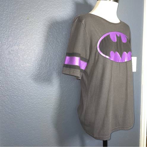 DC Comics Batman graphic logo T Shirt size XL (15/17) black purple varsity top