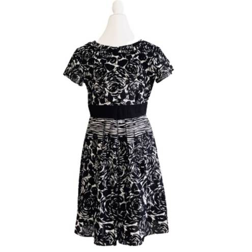 Gabby Skye  Dress Black White Floral Cotton Fit & Flare Front Pockets Size 12