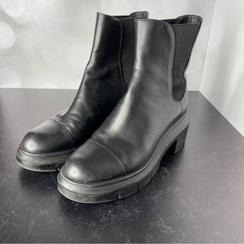 Stuart Weitzman  Women’s Norah Chelsea Bootie Black Leather Sz 8C Wide Width