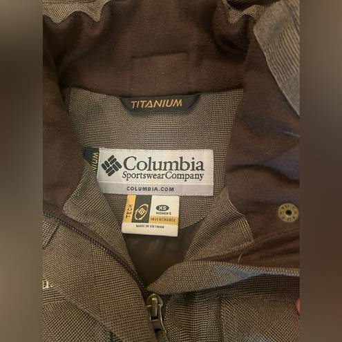 Columbia  Women"s Titanium Ski Parka Jacket Omni-Tech W/ Hood Brown Sz XS