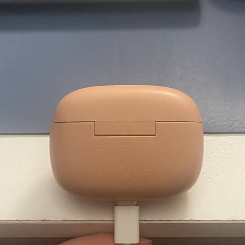 JBL Wireless Earbuds Tan