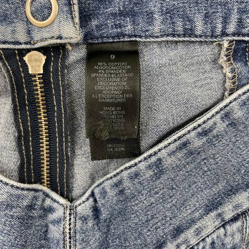 DKNY JEANS Vintage Y2K Light Wash Denim Low Rise Drop V Waistband Capri Jeans