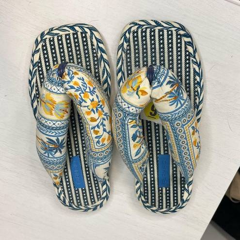 Farm Rio  Blue Puffy Sandals Flip Flops Sz 9