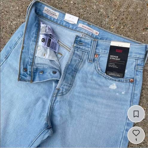 Levi’s 501 High-Waisted Jeans