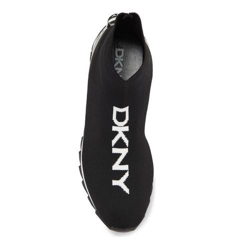 DKNY  Sport Sneaker, Black & White Size 9.5M New in Box