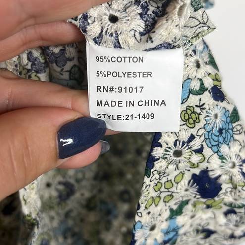 Solitaire NWT  Floral Layered Ruffle Sleeve Embroidered Top