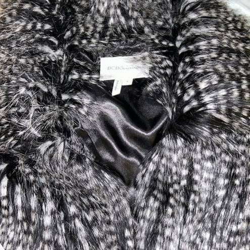 BCBGeneration Black Speckled Faux Fur Ostrich‎ Vest Vegan Sz Small Retails $128